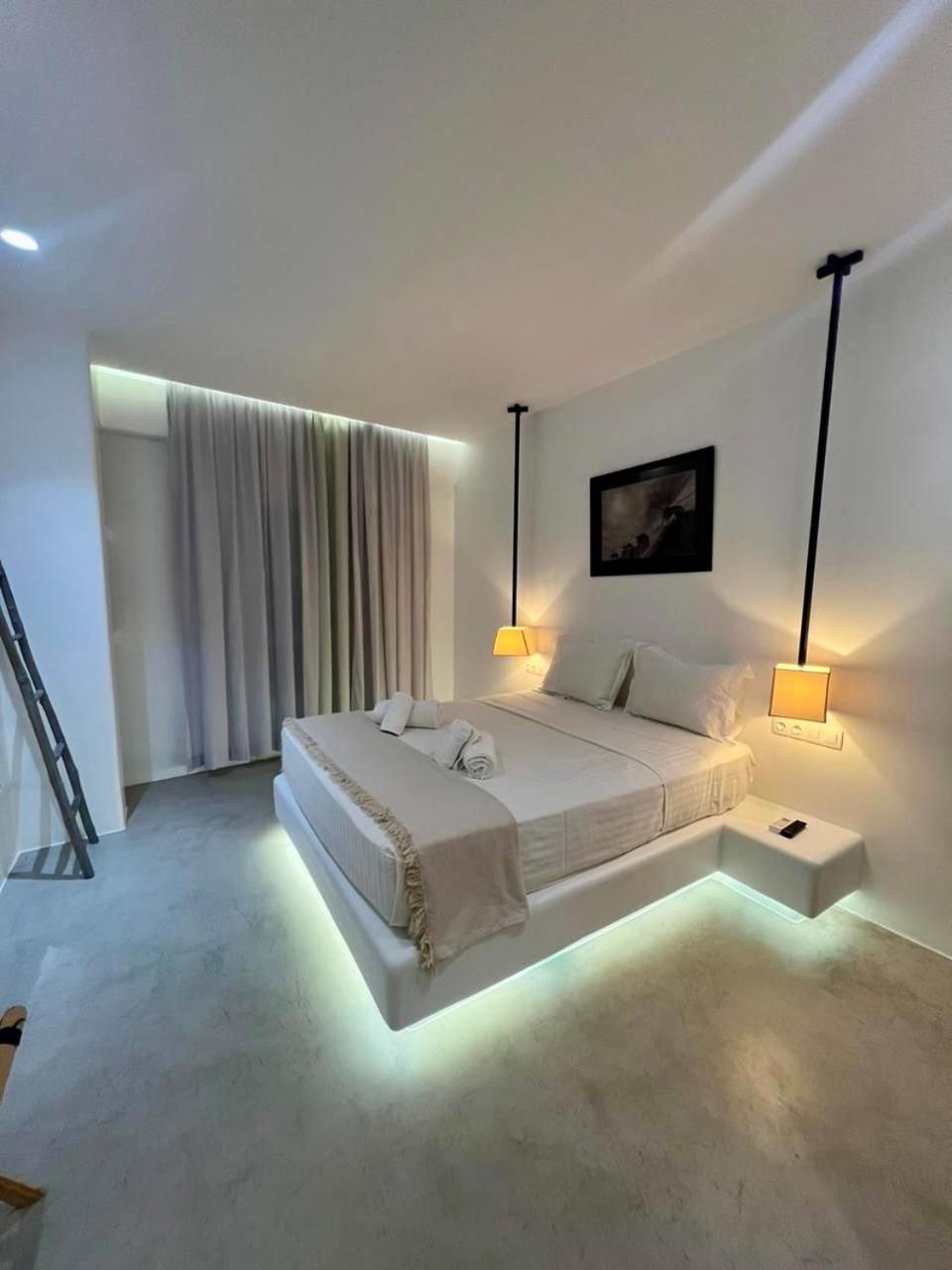 Luxury Apartment Center Of Mykonos Town - Sleeps 4 Exterior photo